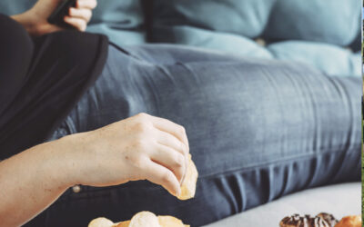 Leer hoe je het emotie eten onder controle kunt krijgen